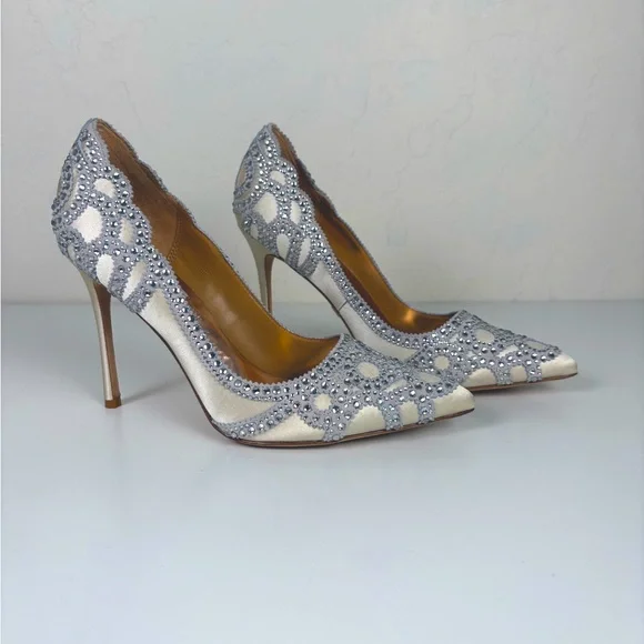 Badgley Mischka "Rouge" Heels Women's Size 6 1/2 Ivory Embellished Formal Pumps - Picture 1 of 14